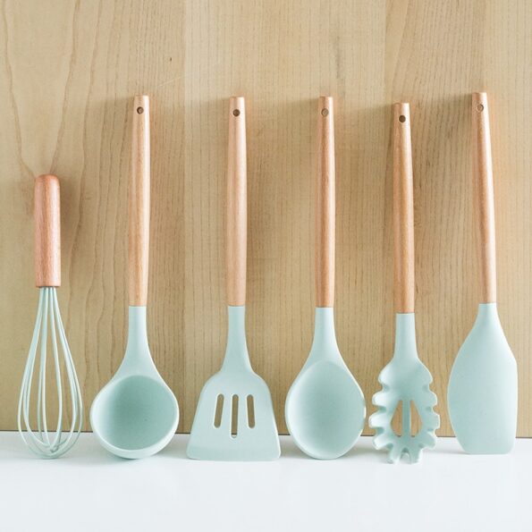 Silicone Cooking Utensils Set Non-Stick Spatula Shovel Wooden Handle Cooking Tools Set With Storage Box Kitchen Tool Accessories 4